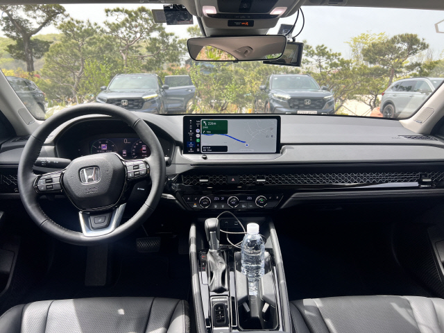 12.3인치 센터 디스플레이가 적용됐으며, 직관적인 구성이 눈에 띄는 1열 모습. 임주희 기자